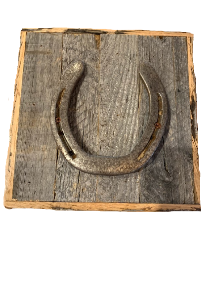 Horseshoe Wall Mount - Restoration Oak