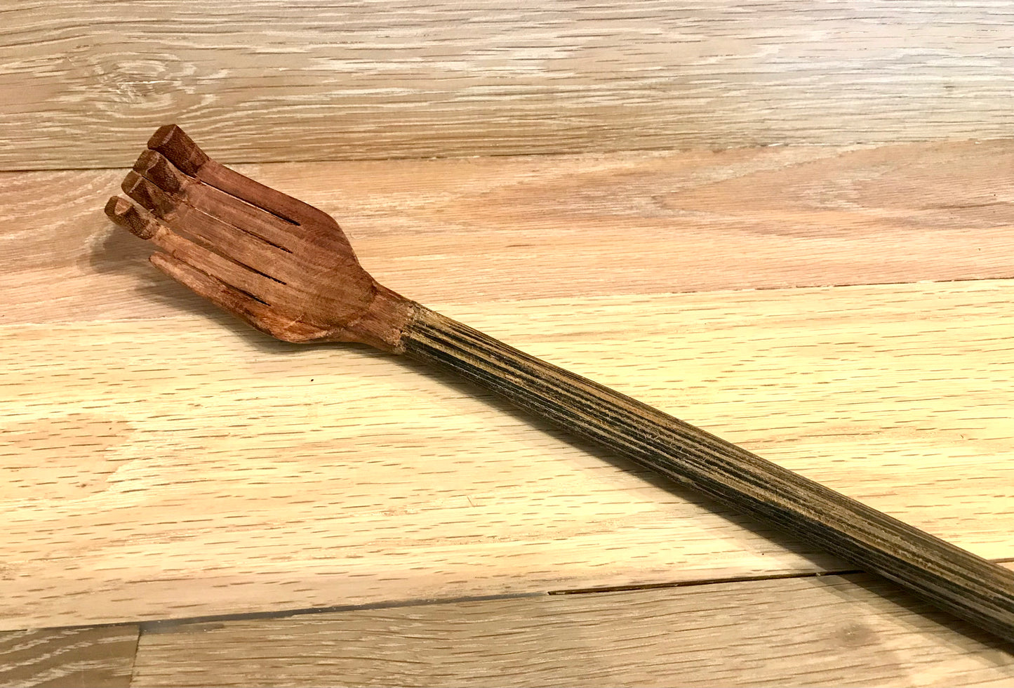 Back Scratcher-Colombia - Restoration Oak