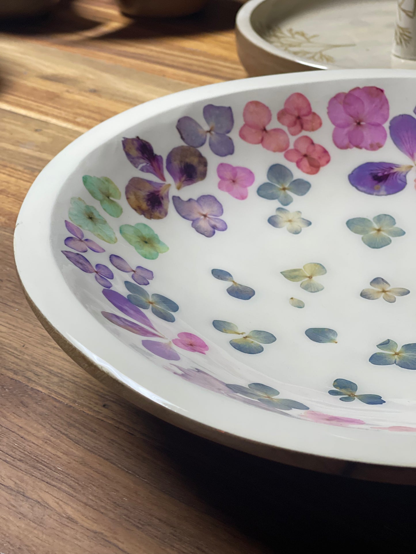 Medium Round Platter-Pressed Flowers - Restoration Oak