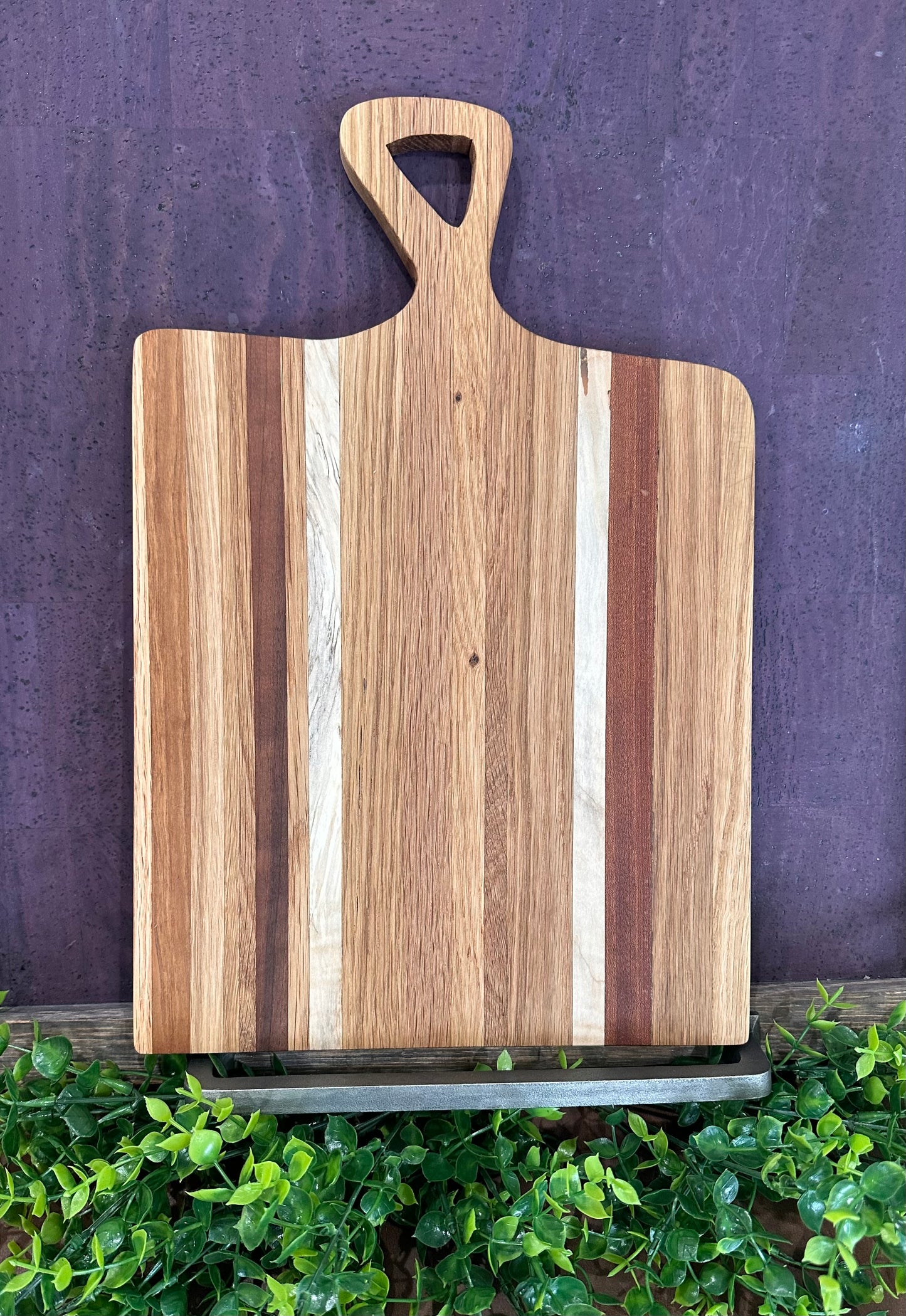 Striped Cutting Boards w Handles - Restoration Oak