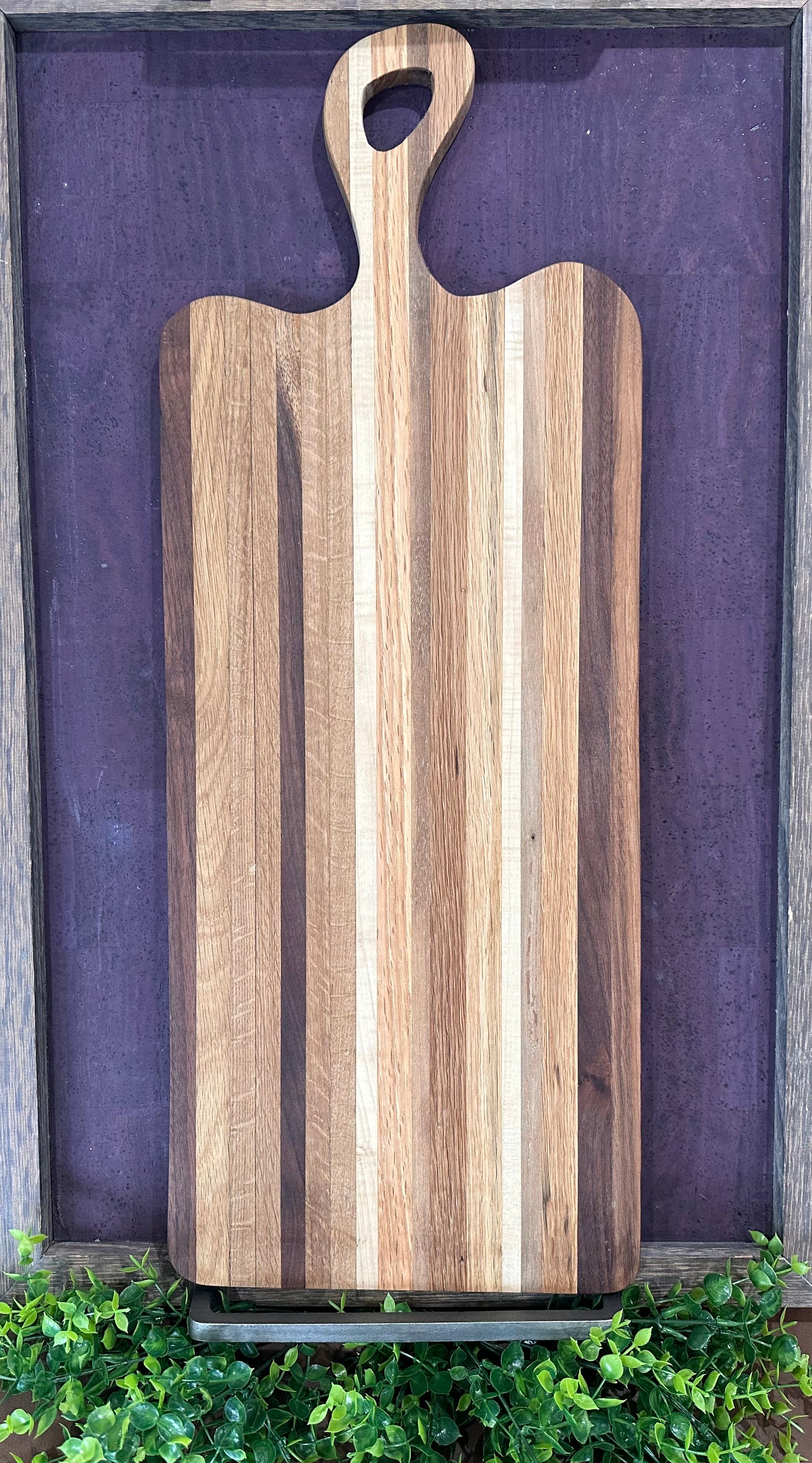 72E2AD5C-24AB-4768-8C7A-  Handcrafted, Distressed Multi Material Wooden Striped Cutting Board
New main image 0